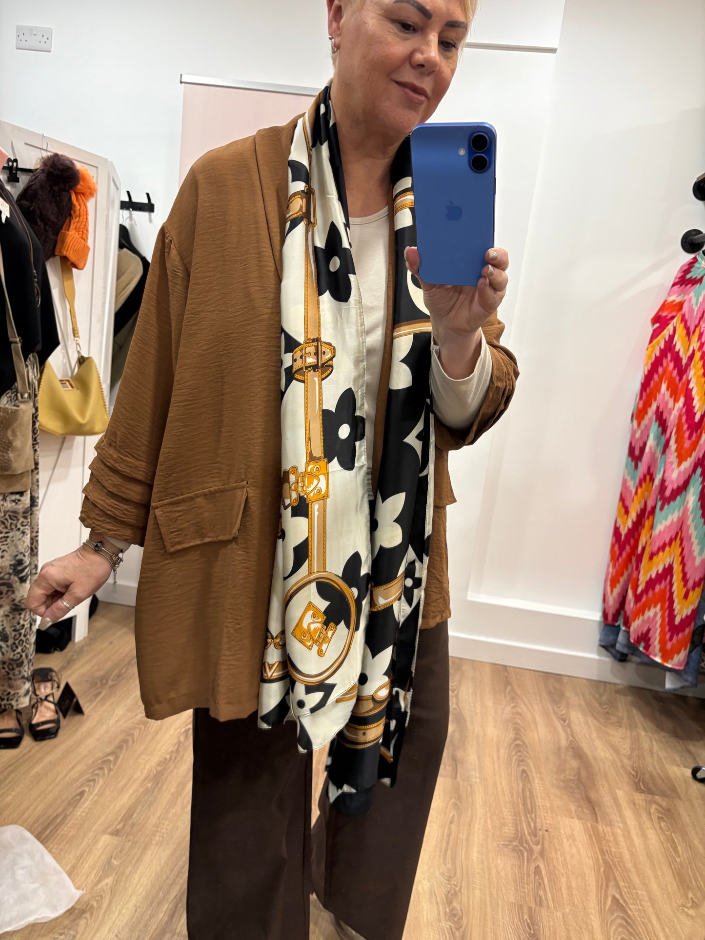 Relaxed Fit Blazer with pleated Sleeve Detail