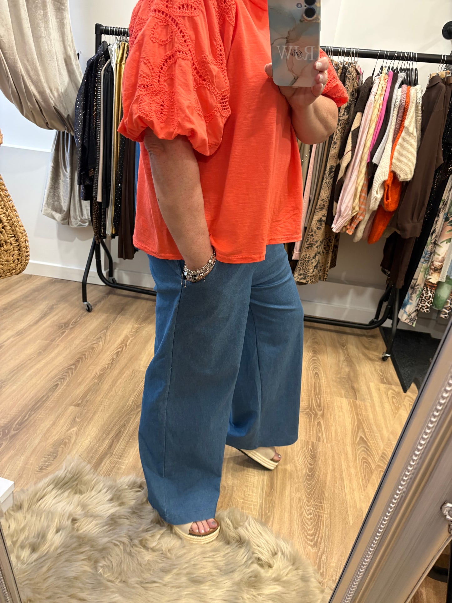 Wide Leg, Loose Fit Jeans