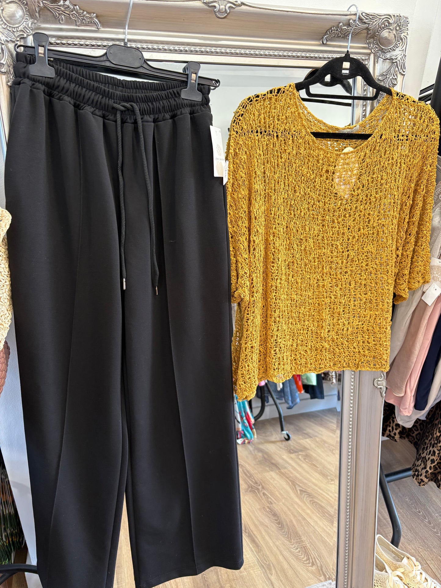 Smart Seam Front Wide Leg Joggers