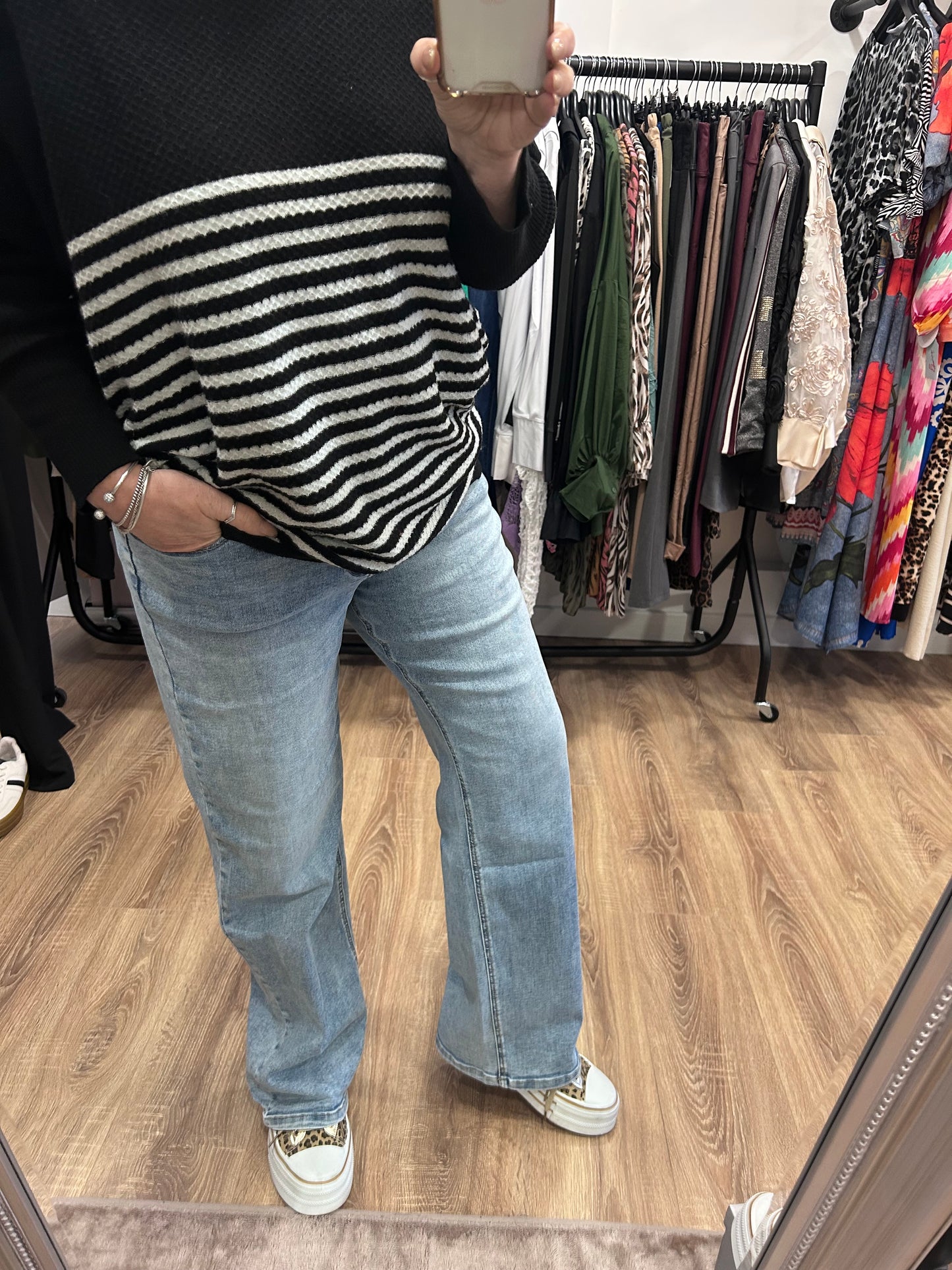 Light Wash Wide leg Jeans