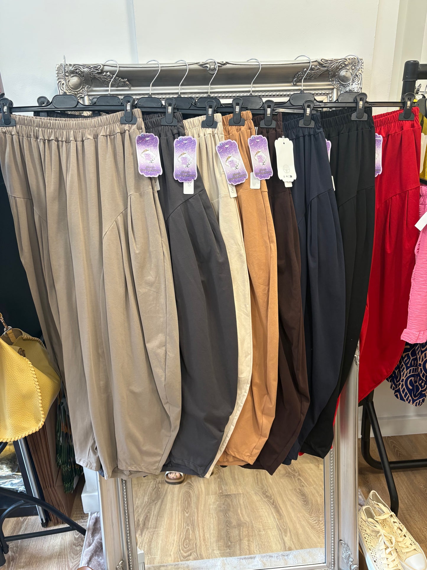 Loose Fit, Cropped Joggers