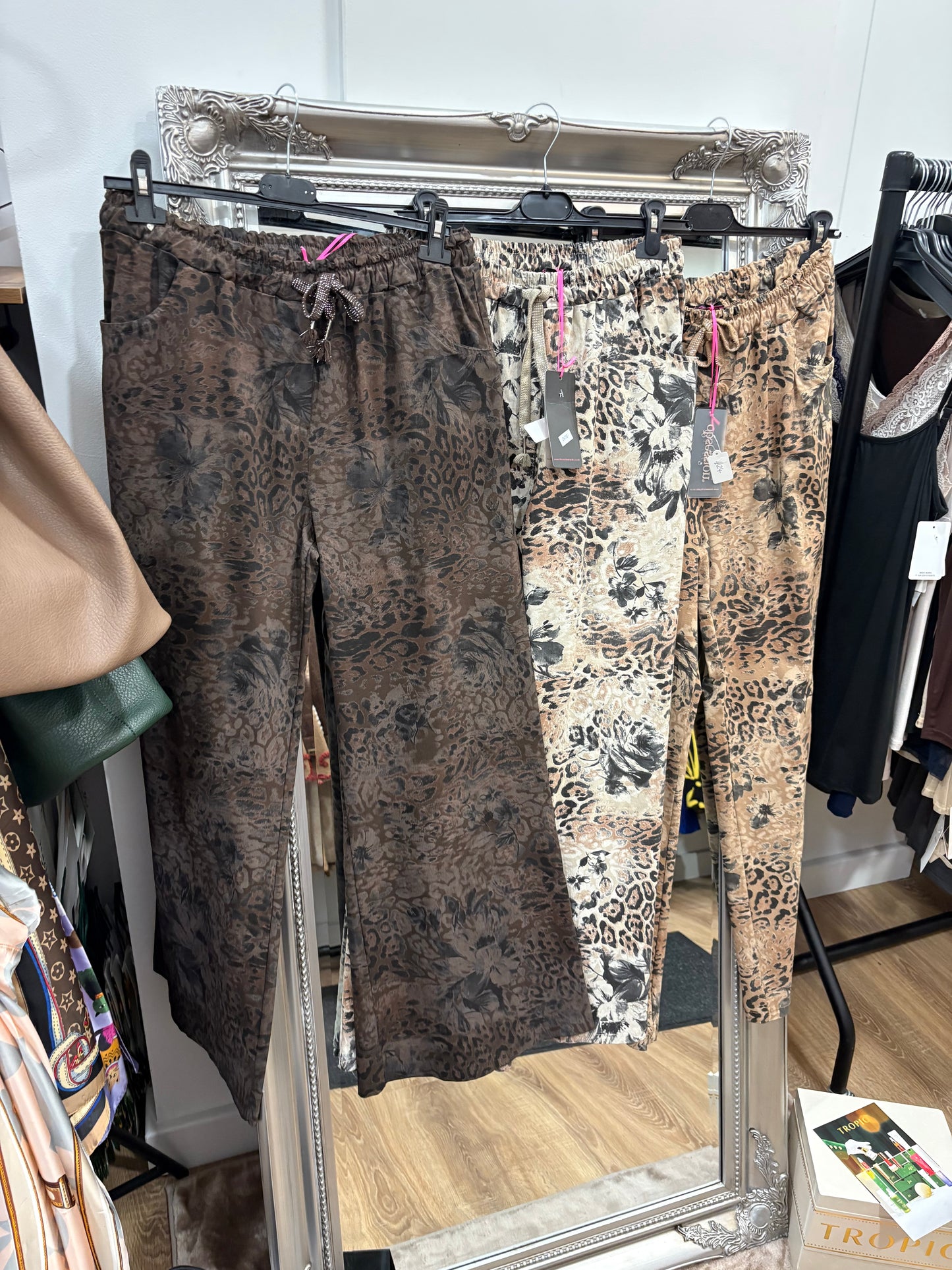 Animal Wide leg Magic Trouser