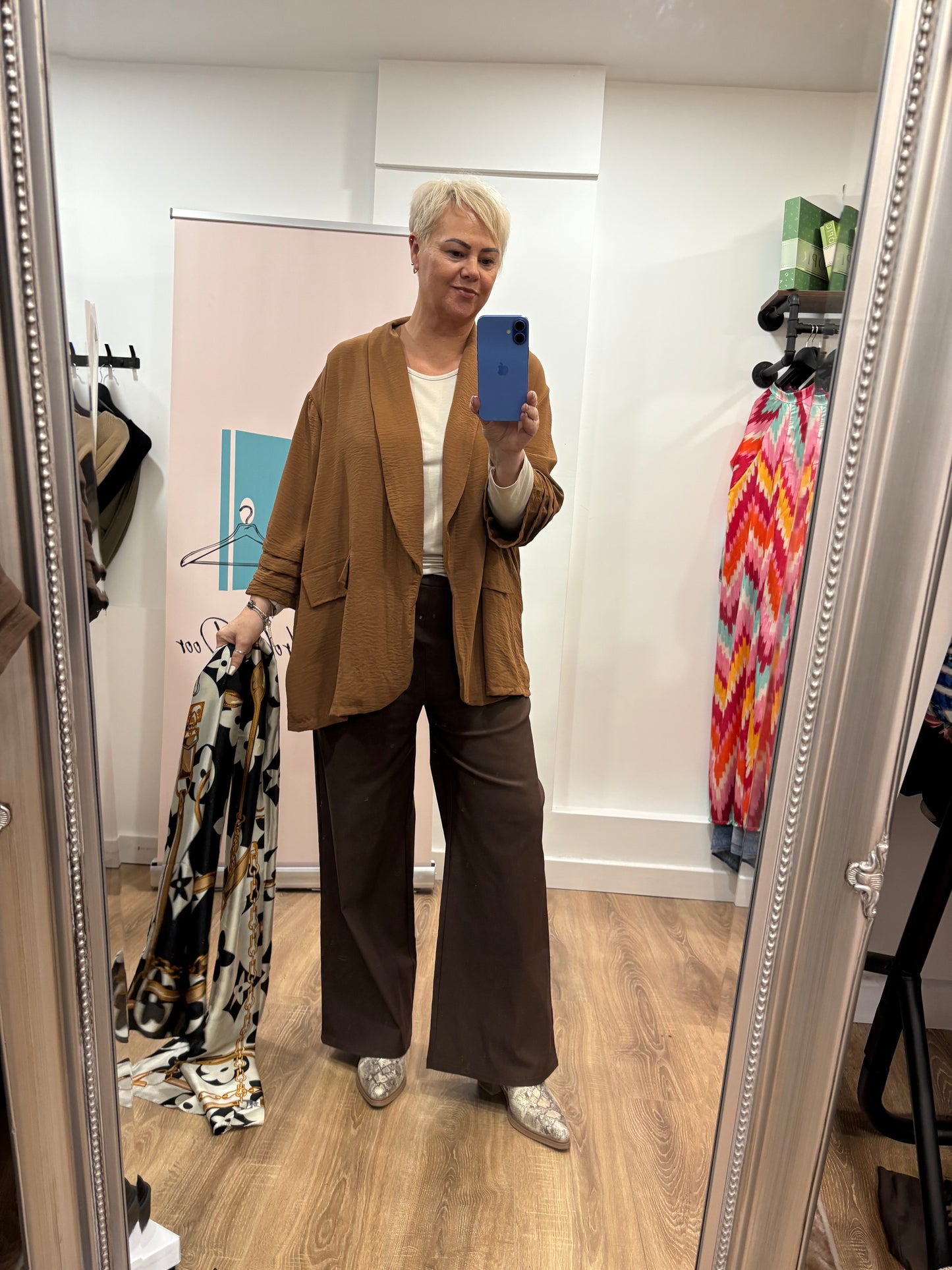 Relaxed Fit Blazer with pleated Sleeve Detail