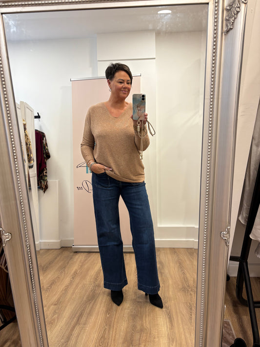 Lightweight, Soft knit, Relaxed Fit Jumper
