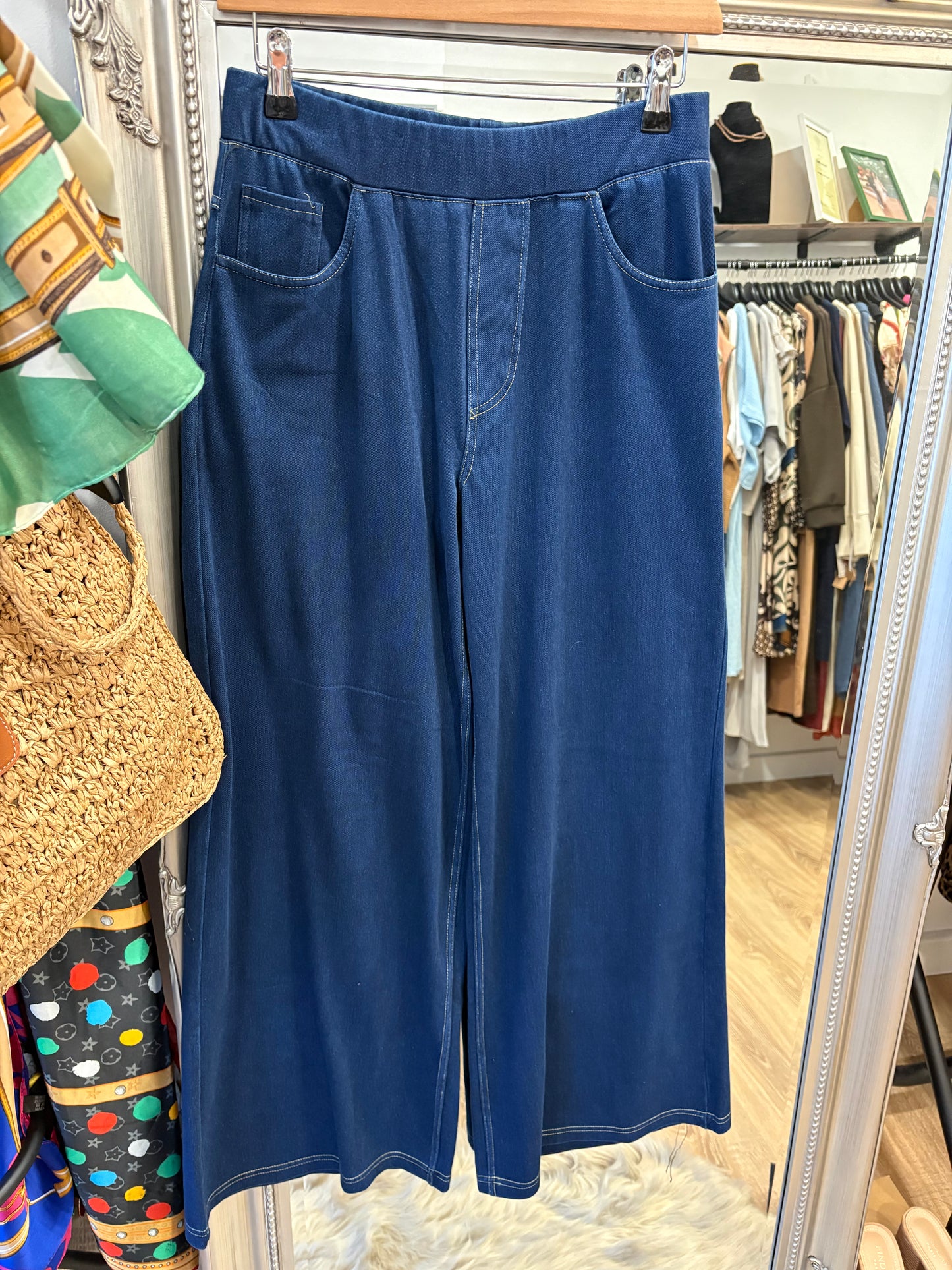 Pull on, Wide Leg, Stretch Jeans