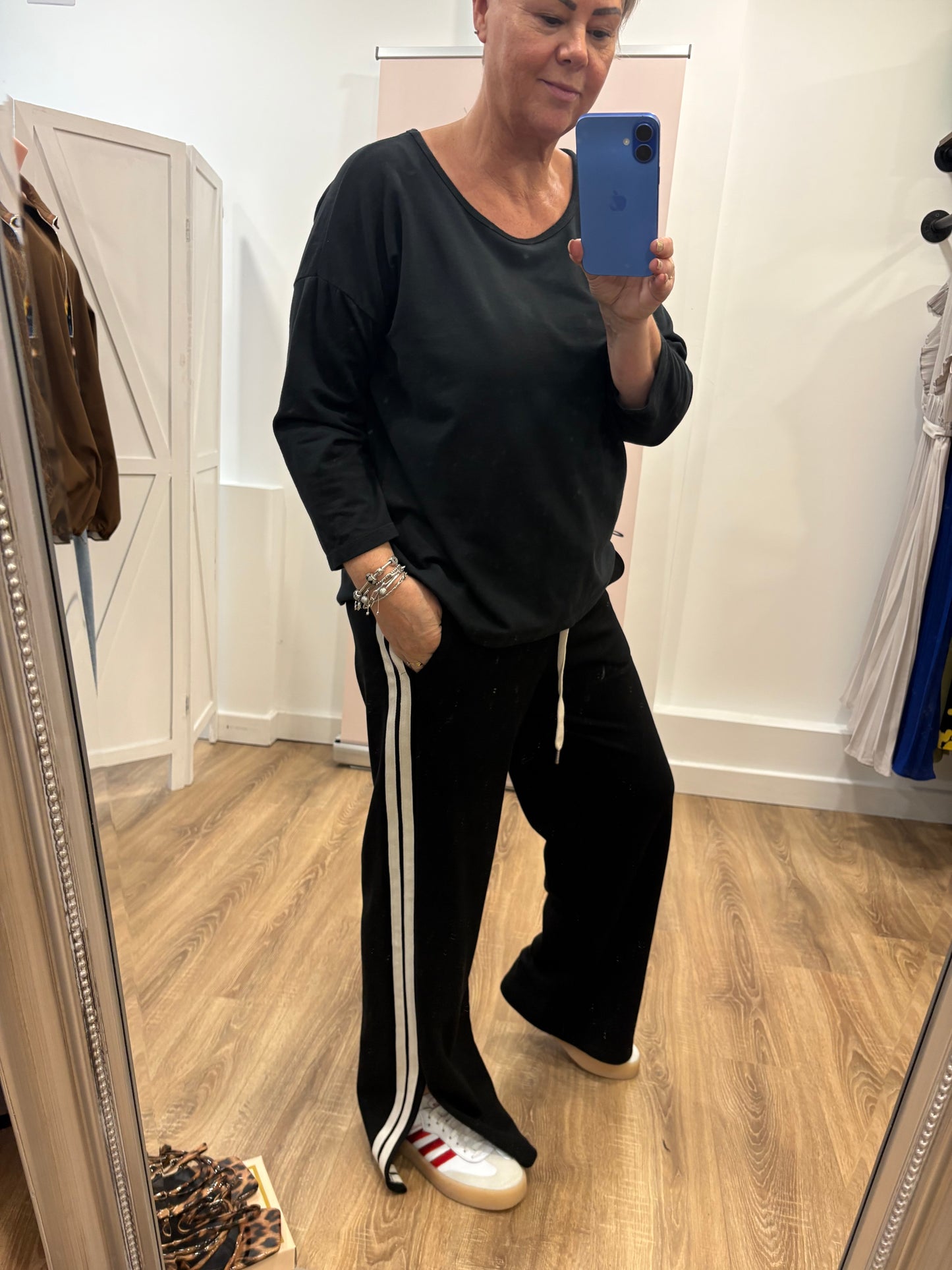 Plain, Curved Hem Sweatshirt