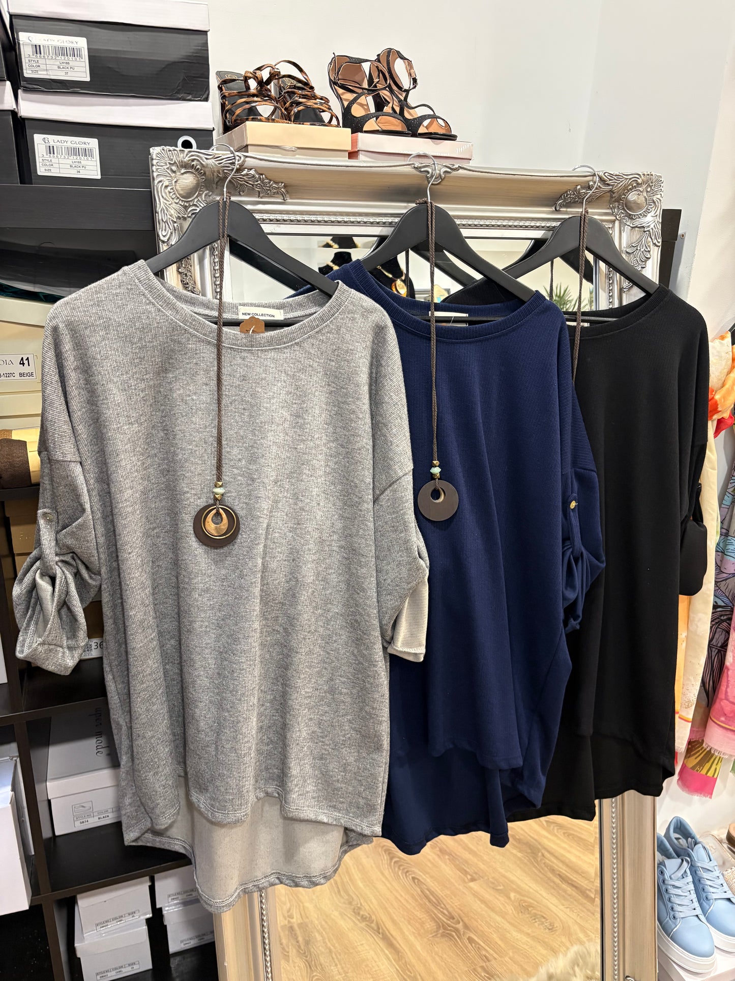 Oversized, Ribbed Top with Necklace