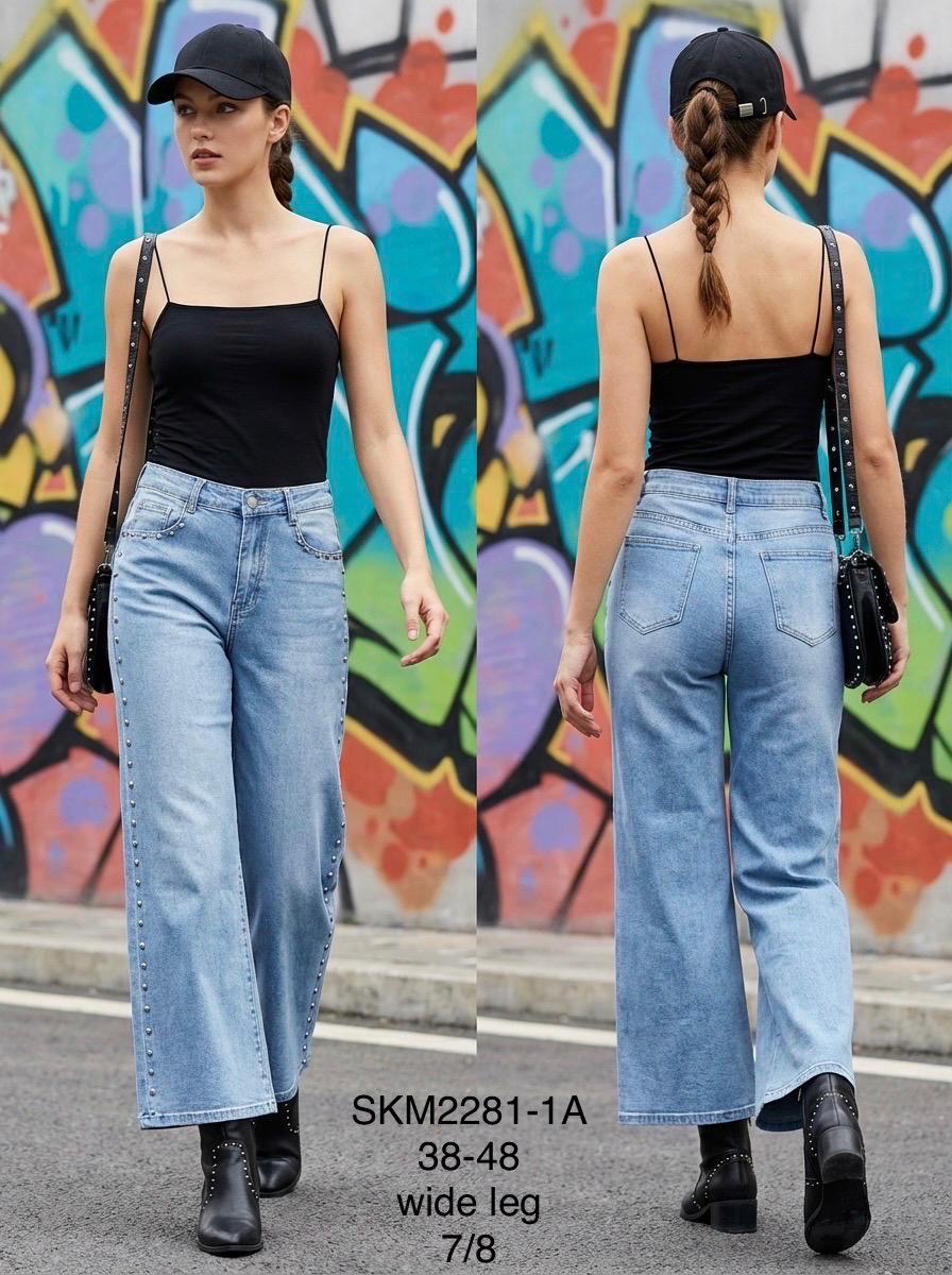 Silver Stud Detail, Wide Leg, Cropped Jeans.