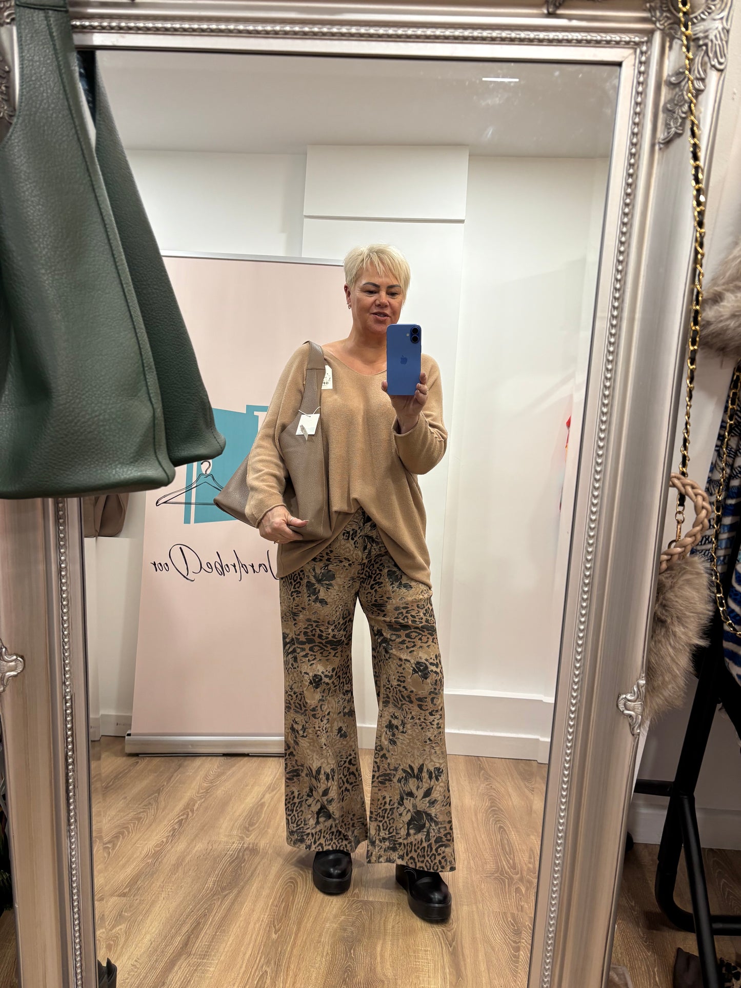 Animal Wide leg Magic Trouser