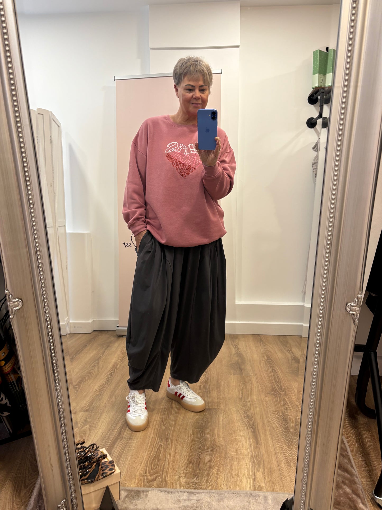 Loose Fit, Cropped Joggers