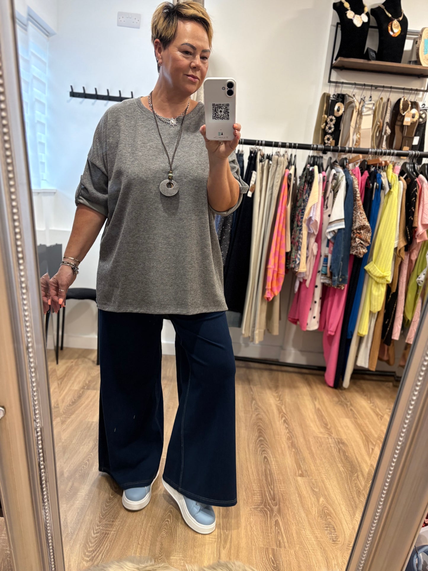 Oversized, Ribbed Top with Necklace