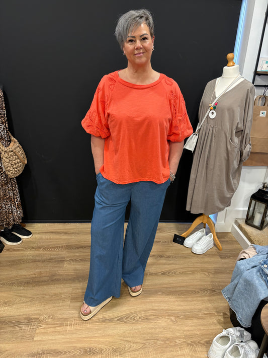 Wide Leg, Loose Fit Jeans