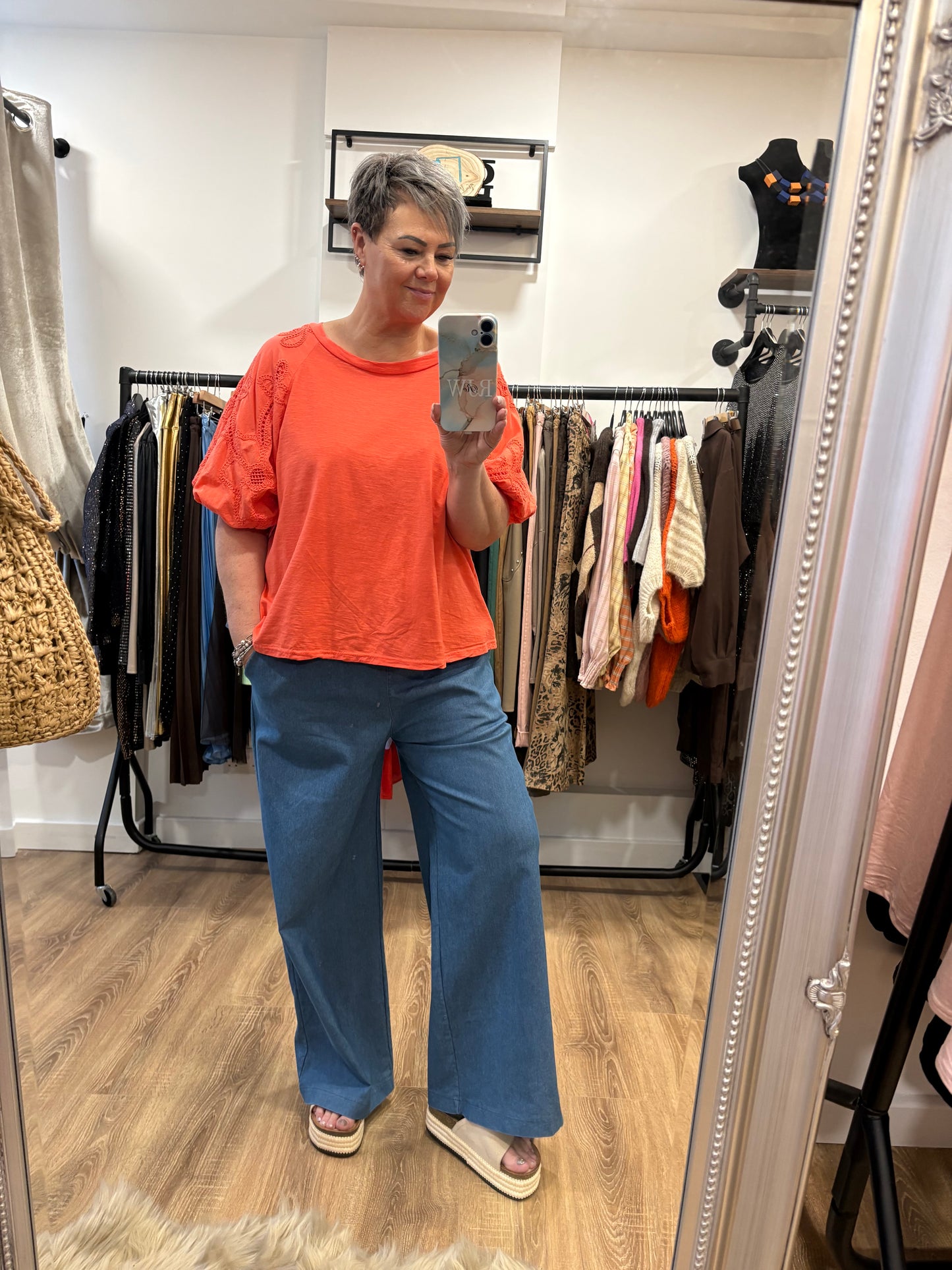 Wide Leg, Loose Fit Jeans