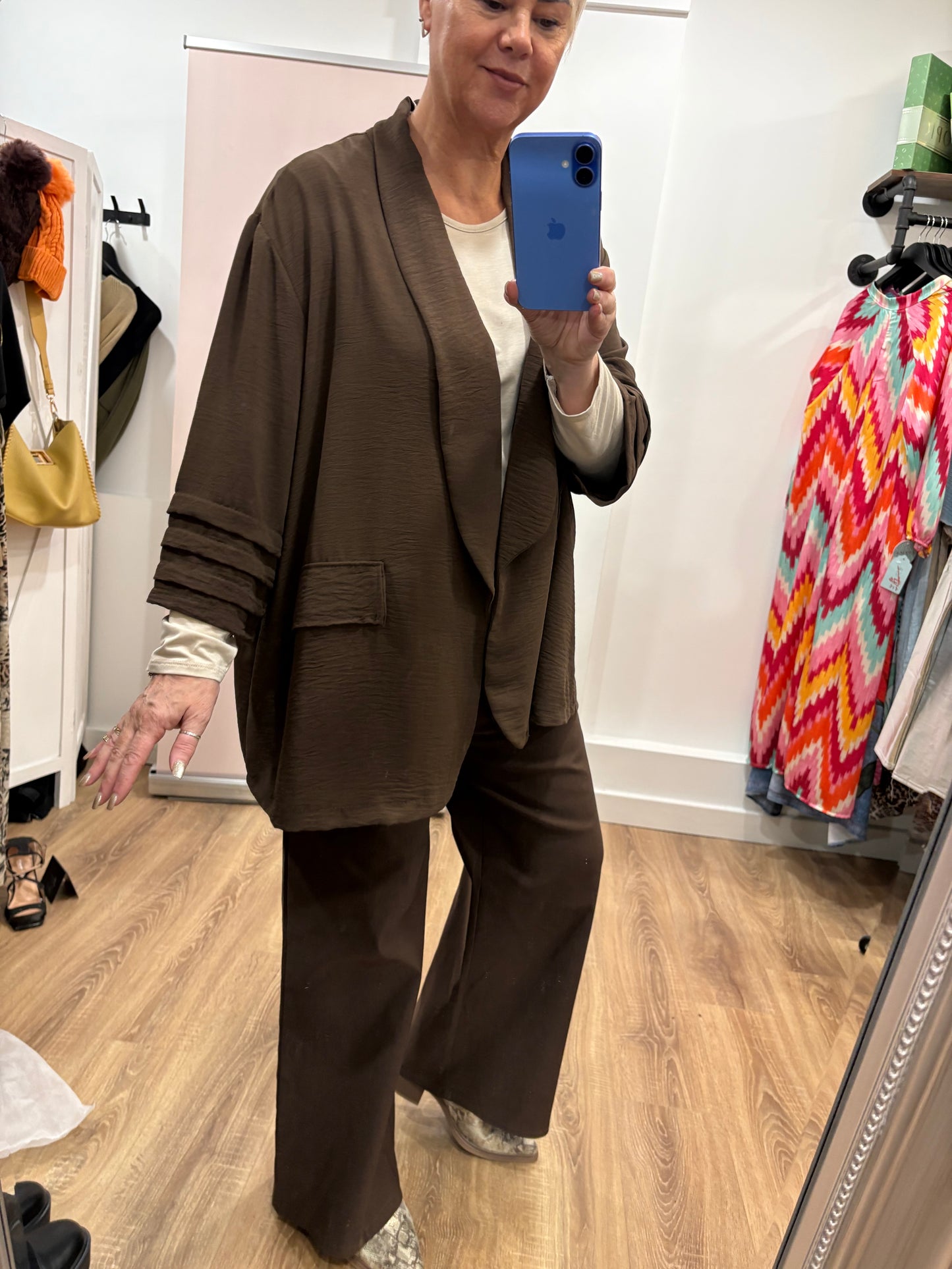 Relaxed Fit Blazer with pleated Sleeve Detail