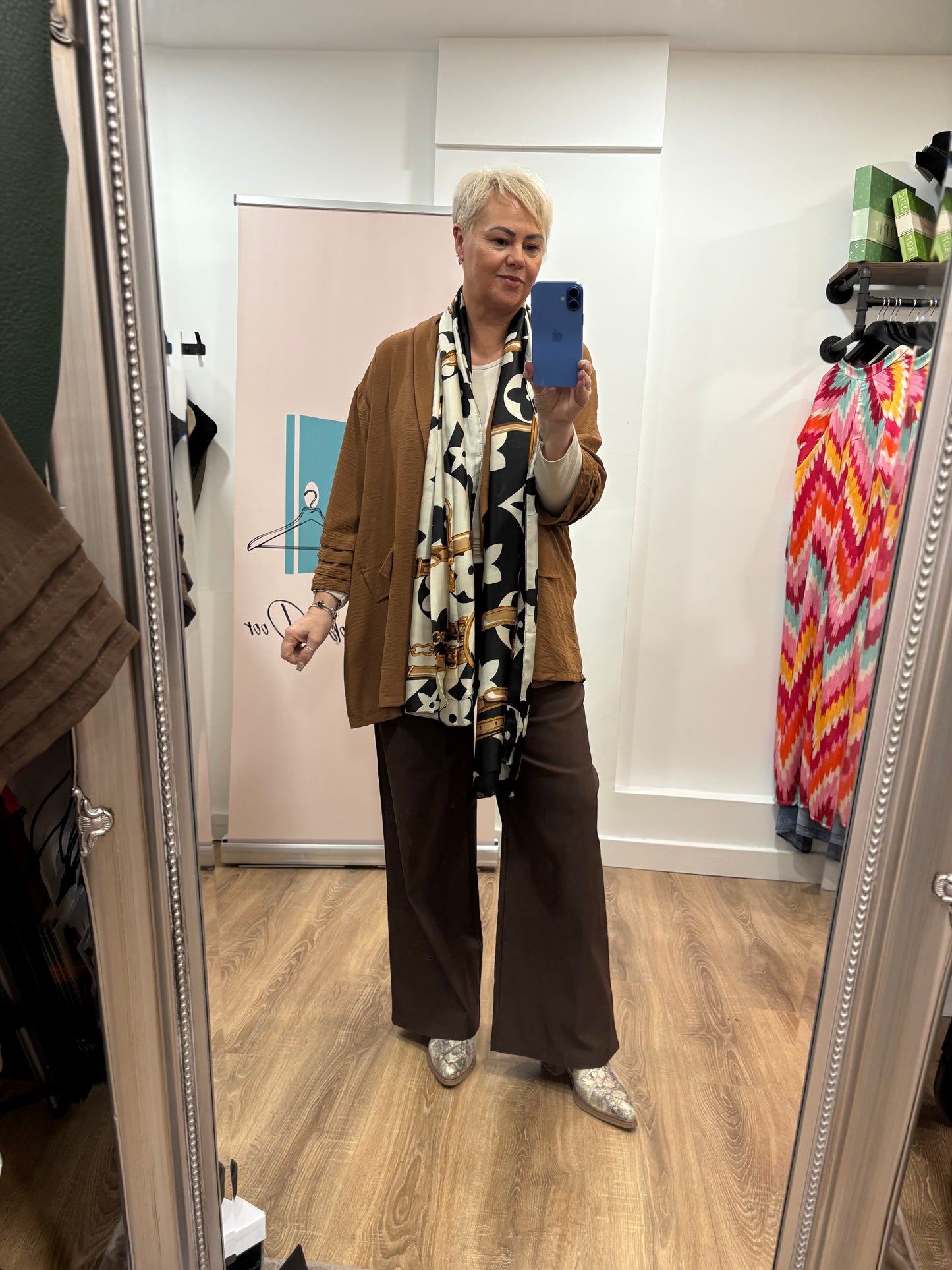 Relaxed Fit Blazer with pleated Sleeve Detail