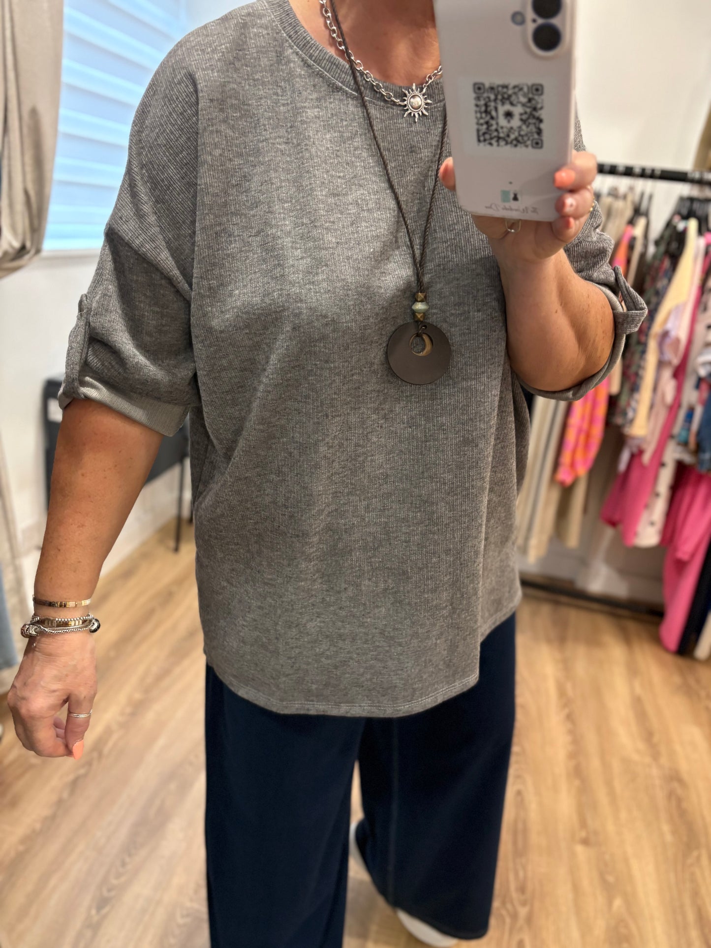 Oversized, Ribbed Top with Necklace