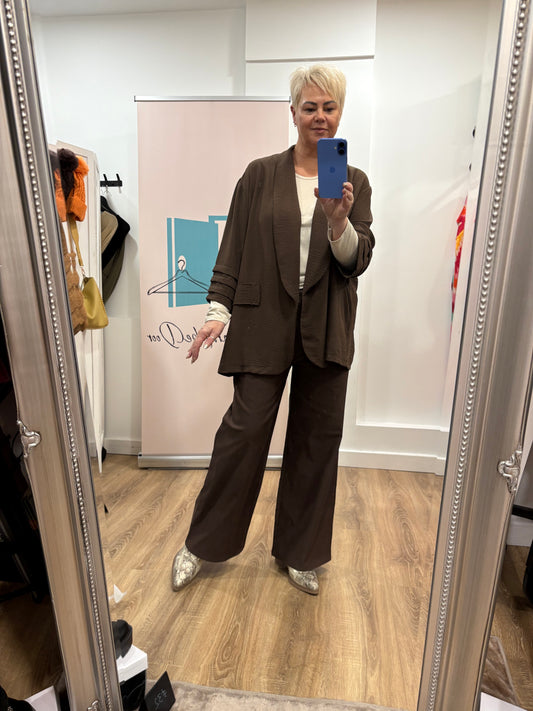 Relaxed Fit Blazer with pleated Sleeve Detail