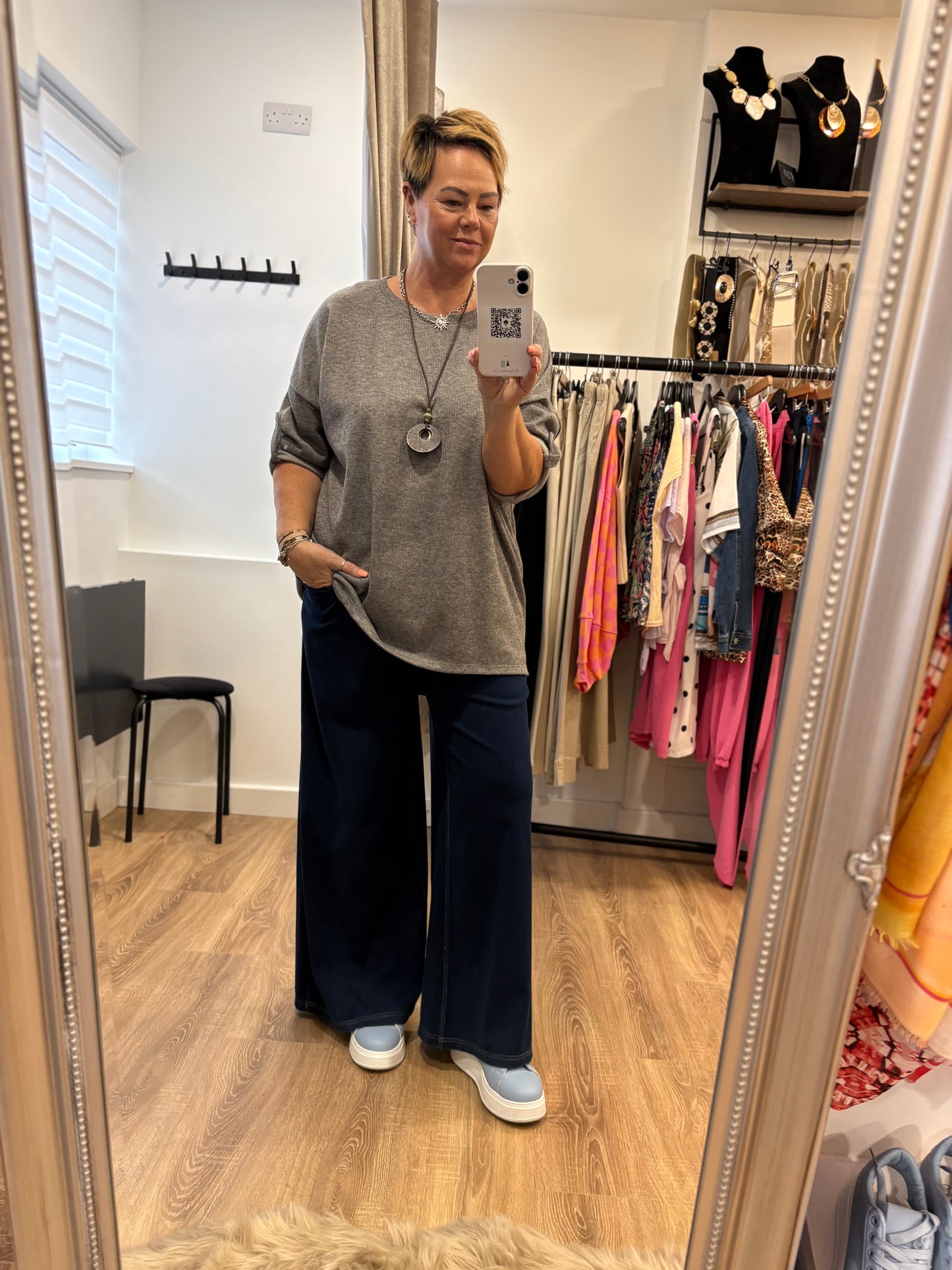 Oversized, Ribbed Top with Necklace