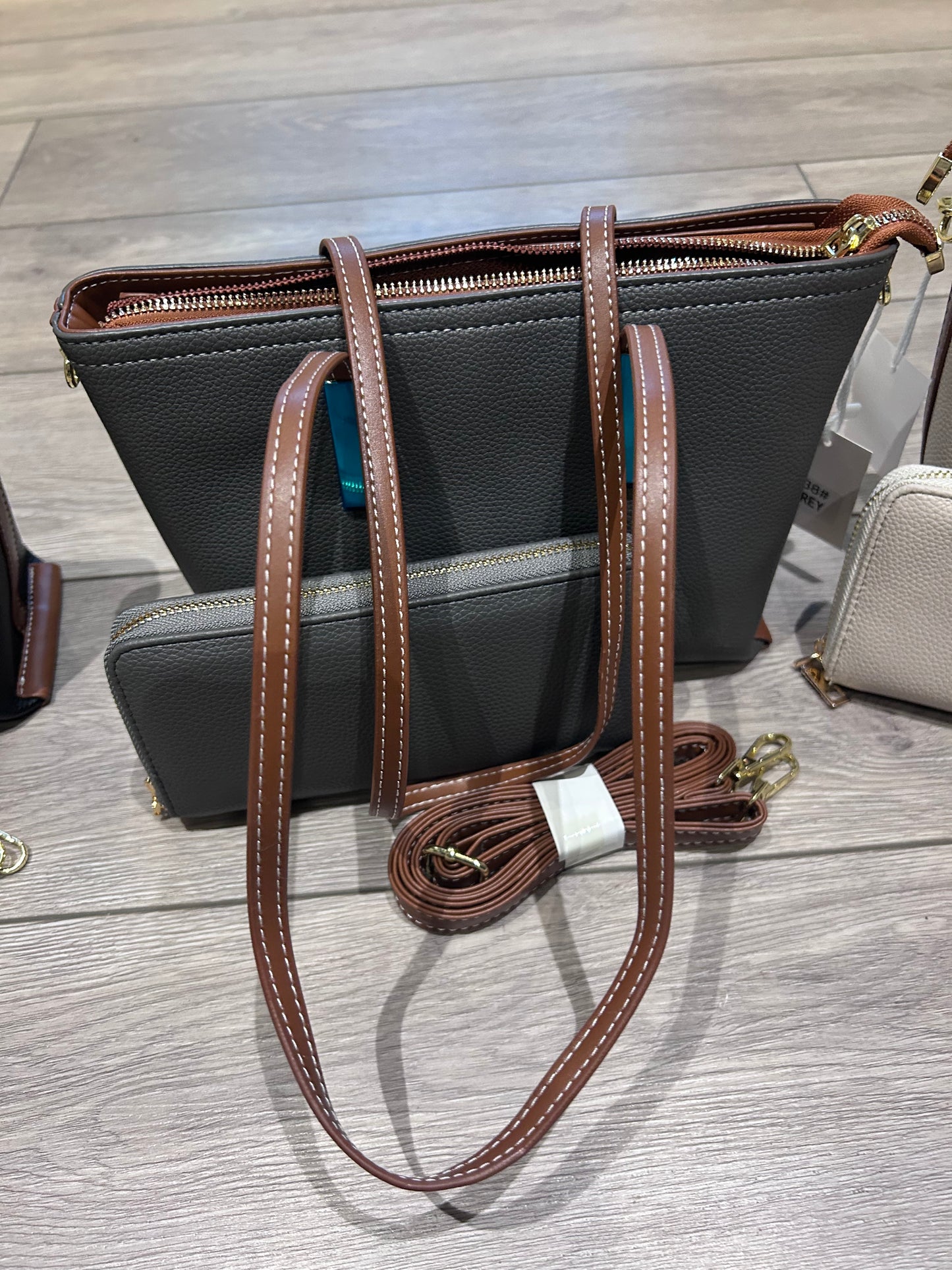 Medium Messenger/shoulder Handbag