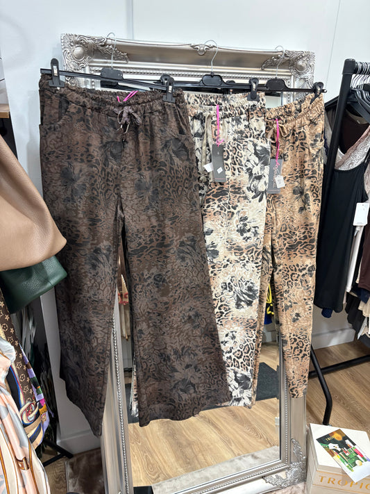 Animal Wide leg Magic Trouser