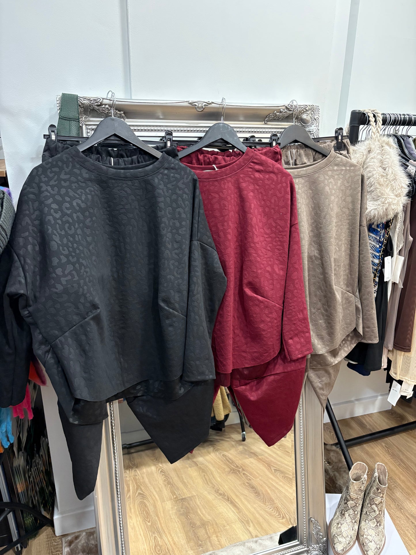 Animal Texture, Tulip Hem Lounge Set